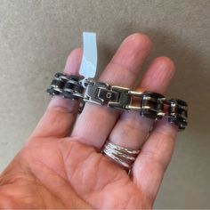 Questions? Leave A Comment Below! Mens Brutalist Stainless Steel Rubber Articulated Bike Chain Bracelet New Signed G See Photos Casual Black Chain Bracelet, Casual Durable Silver Jewelry, Skeleton Bracelet, Bike Chain Bracelet, Brown Rings, Steel Bike, Wedding Ring Sizes, Mens Silver Necklace, Bike Chain