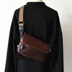 fb-feed Leather Small Bag, Leather Pencil Case, Men's Totes, نظارات شمسية, Street Style Outfits Men, Messenger Bag Men, Leather Bag Women, Leather Projects, Bag Light