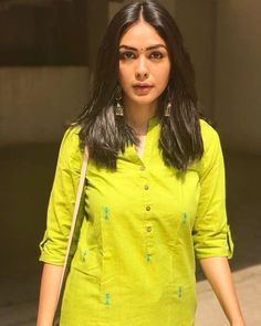 Indian Dress Up, Mrunal Thakur, Trendy Outfits Indian, Celebrity Casual Outfits, Simple Kurta Designs, Simple Kurti Designs, Desi Fashion Casual, Long Kurti Designs