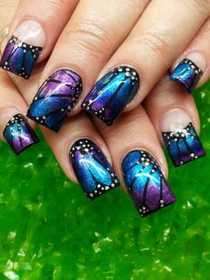 Monarch Butterfly Nail Art, Nail Purple Butterfly, Purple And Silver Butterfly Nails, Butterfly Nails Monarch, Nail Designs For Autumn, Blue And Purple Nails, Purple Ombre Butterfly Nails, Fur Nails, Rockabilly Nails