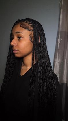 Box Braids Hairstyles Straight, Knotless Small Braids, Knotless Box Braids Small Medium, Mid Length Braids, Knotless Braids Small, Small Knotless Box Braids, Bhaddie Hairstyle, Slick Styles, Small Knotless Braids