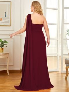 Simple yet elegant, this classic one-shoulder long chiffon evening dress is fashion-forward while still being a closet staple any woman needs. This flowy chiffon one shoulder long evening dress features a ruched, fitted bust with a free-flowing silhouette over the lower half of the body, perfect for evening party, cocktail, prom, homecoming, graduation, weddings, and any other formal affair! Still looking for affordable casual wedding dresses? Check it out now! More Colors:Burnt Orange/Green Bea Long Chiffon Evening Dress, Womens Active Wear Outfits, Formal Bridesmaids Dresses, Chiffon Evening Dresses, Vestido Plus Size, Ever Pretty, Affordable Dresses, Strapless Gown, Chiffon Ruffle