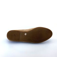 Step into effortless style and comfort with the Womens Stonerock Cloeey Leather Flats Shoes from Lucky Brand. Crafted from premium beige leather, these flats are designed for the modern woman who values both fashion and functionality. The slip-on design ensures easy wear, making them perfect for casual outings or everyday adventures. With their chic aesthetic and practical features, these shoes are a must-have addition to your wardrobe.Beige Womens Stonerock Cloeey Leather Flats Shoes Stylish De