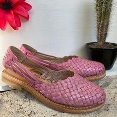 Beautiful handmade Huaraches. They are the best quality that can be found in huaraches. They are completely handmade, making them totally unique in style. These beautiful shoes can be worn with a dress as well as with a pair of jeans and you will look unique and fashionable. How to order your size: Example, if you wear size 6.5 ask for size 6. If you wear size 6 ask for 6. The huarache molds to your feet with use, they stretch. Note: Size changes are accepted. If you need a change in numbering, Artisan Closed Toe Sandals With Leather Sole, Handmade Pink Sandals With Round Toe, Artisan Closed Toe Sandals With Rubber Sole, Handmade Pink Round Toe Sandals, Pink Slip-on Sandals With Woven Sole, Pink Closed Toe Sandals With Woven Sole, Pink Closed Toe Huarache Sandals, Traditional Pink Sandals With Round Toe, Cute Summer Sandals