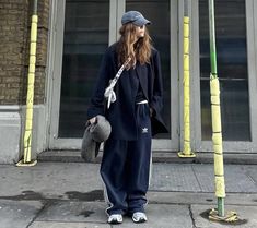 Styling Tracksuits, Tracksuit Street Style, Tracksuit Outfit Women Street Styles, Adidas Street Style, Her Drawing, School Homework, Adidas Fashion