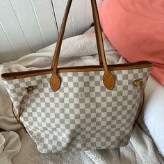 Some Wear But Overall Good Condition With A Lot Of Life Left Neverfull Mm Damier Azur, Bags Louis Vuitton, Louis Vuitton Neverfull Mm, Neverfull Mm, Vuitton Neverfull, Louis Vuitton Bags, Cream White, Louis Vuitton Neverfull, Louis Vuitton Bag