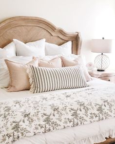 You need to remember that your bedroom should be a place that you want to be. If you make this known to yourself  you will be able to find ways on how you can make your bedroom look bigger. French Country Headboard, Country Headboard, French Country Bedrooms, French Bedroom, Dreamy Bedrooms, Small Room Bedroom, Master Bedrooms Decor, Remodel Bedroom