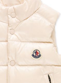 - Natural Moncler Baby padded vest for boy - High neck - Sleeveless - Front contrasting color iconic patch - Two front zip pockets - Front snap buttons fasteningComposition: 100% Polyamide Filling:, 90% Goose Down, 10% Goose Down Adventure Accessories, Natural Models, Padded Vest, Luxury Sportswear, Quilt Jacket, Active Outfits, High Neck Sleeveless, Kenzo Kids, Red Logo