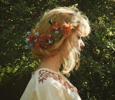 Real References, You Are My Moon, Flowers In Her Hair, Cottage Core Aesthetic, Retro Mode, Princess Aesthetic, Cottagecore Aesthetic, + Core + Aesthetic