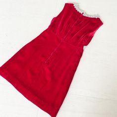 "❤️❤️❤️ what a perfect Christmas dress! Soft velvet with a wonderful metallic silver lace trim. This is sooooo festive and super dooper glam! Condition: Excellent Label: None. Very well made. Bust 34\" Empire waist 28/29\" Hips 37\" Length 33.5\" This item has been professionally dry cleaned and is ready to wear. Comes from a smoke and pet free home. Don't forget to follow me on Instagram @tammaraclearshercloset for new listing alerts. This is shipping from Singapore. Standard post to the US tak Vintage Christmas Party Dresses, Vintage Formal Christmas Dresses, Christmas Vintage Formal Dress, Vintage Christmas Formal Dresses, Elegant Sleeveless Festive Holiday Dress, Holiday Red Velvet Dress, Velvet Evening Dress With Lace Trim, Party Velvet Dress With Lace Trim, Velvet Lace Trim Dress For Party