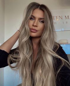 Long Sleek Layered Hair, Pelo Color Borgoña, Light Brown Balayage, Ash Blonde Hair, Blonde Hair Shades, Long Blonde, Hair Inspiration Color