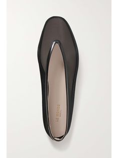 LE MONDE BERYL Luna leather-trimmed mesh ballet flats Flat Dress Shoes, Classy Shoes, Gucci Eyewear, Dress Flats, Elegant Shoes, Boot Pumps, Comfortable Flats, Pump Sandals, Summer Hats