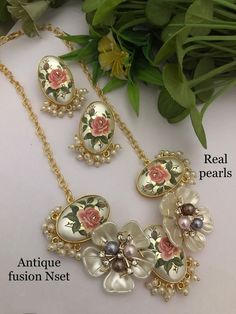 A Gift for someone most adorable for you. Earrings made of brass. Material : brass, pearl,stone. Necklace : 1 Earring:1 Jewelry Pakistani, Necklace Indian, Pearl Stone, Indian Necklace, Pakistani Jewelry, Jewelry Antique, Brass Material, Stone Necklace, Indian Jewelry