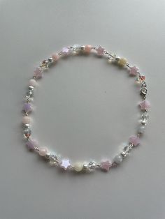 This wired Melody Necklace is hand made and has pink and pastel colors to wear with your light colored clothing! Gracie Concert, Melody Necklace, Bijoux Fil Aluminium, Jewerly Making, Making Stuff, Bead Ideas, Handmade Fashion Jewelry, Funky Jewelry, Bracelet Ideas