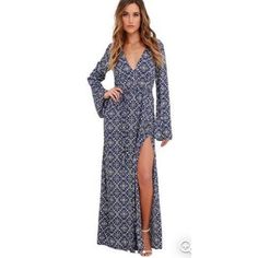 New Lulus Mandala Daydream Blue Print Maxi Dress Side Slits Blue/White Sz Large Beautiful Dress For All Occasions. Sure To Get Compliments And Flatter Any Figure. Item #15lts424y8 Lulu Dresses, Blue Print, Printed Maxi Dress, Blue Cream, Beautiful Dress, Beautiful Dresses, New Dress, Blue White, Blue And White