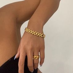 This bracelet is all the rave. Absolutely a show stopper and looks great stacked with any of our bangles. 18k gold plated water and tarnish resistant hypoallergenic It's a timeless piece that you'll be proud to show off and wear everyday. 18k gold plated water and tarnish resistant hypoallergenic South Korea Fashion, 18k Gold Bangle, Diamond Engagement Band, Bracelet Couple, Bracelet Rose Gold, Boho Crystal, The Bangles, Gold Wrap, Estilo Boho Chic