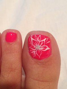 White flower - toe nail art Spring Pedicure Ideas Toenails, Nail Flower Designs, Pretty Toenails, Toenail Ideas, Cruise Vibes, Perfect Pedicure, Toenail Art