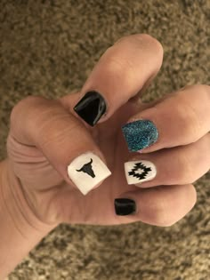 Zia Symbol Nails, Western Nails Aztec, Cow Skull Nail Art, Bull Skull Nail Art, Longhorn Nails Designs, Bull Skull Nails, Aztec Nails Design, Cow Skull Nails, Ranch Nails