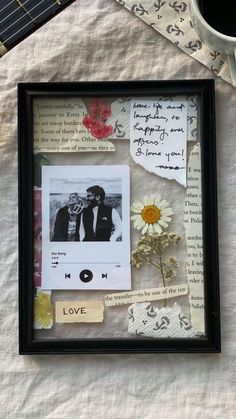 Unique & Creative Anniversary Gift Ideas Bf Bday, Pressed Flowers Diy, Diy Anniversary Gift, Football Homecoming, Diy Anniversary, Bf Gifts, Frame Diy