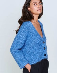 Eu Countries, Casual Stylish, Be Free, Knitting Women, Winter Looks, Knitwear Women, Cardigans For Women, Knit Cardigan, Knit Crochet