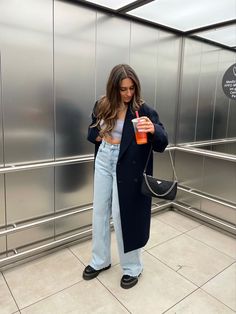 Jadon Outfit Dr Martens, Outfits Ideas With Dr Martens, Midsize Dr Martens Outfit, Soc Martens Outfit, Dr Martens Outfit Winter Casual, Dr Martens Outfit 2023, Wide Leg Jeans And Doc Martens, Dm Boots Outfits, Dr Martens And Jeans