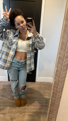 #flannel #uggs #style #jeans #blue #curlyhairstyle #simple #easyoutfit #schooloutfitideas Cute Fits With Flannel, Flannel Outfits Ideas, Ugg Outfit With Jeans, Nike Socks Outfit Jeans, Cute Fall Outfits Flannel, Flannel Outfits With Jeans, Outfit Inspo Casual Fall, Fits With Flannels, Cute Fall Flannel Outfits