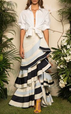 Joanna Ortiz, Inspirational Outfits, Skirt Ideas, Flamenco Dress, Afrikaanse Mode, Chique Outfits, בר מצווה, Tiered Ruffle Skirt, Skirt Maxi