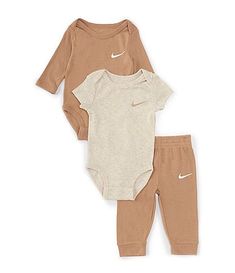 Gender Neutral Clothing & Accessories | Dillard's Newborn Baby Supplies, Gender Neutral Outfits Baby, Gender Neutral Baby Outfits, Baby Clothes Nike, Newborn Baby Clothes Girl, Newborn Summer Outfits, Aesthetic Baby Clothes, Baby Clothes Aesthetic, Nike Baby Clothes