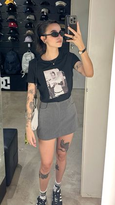 Tattoo Artist Aesthetic Outfit, Summer Alternative Outfits, Outfits Con Vans, Latina Summer Outfits, Bar Night Outfit, Tattoo Outfit, Lesbian Outfits, Spring Summer Capsule Wardrobe