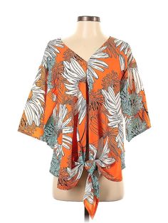 Sucrefas Short Sleeve Blouse Size: Small Tops - used. 65% COTTON, 35% POLYESTER | Sucrefas Short Sleeve Blouse: Orange Tops - Size Small Orange Tops, Orange Long Sleeve, Orange Print, Orange Top, Small Tops, Short Sleeve Blouse, Second Hand Clothes, Print Tops, Clean Out