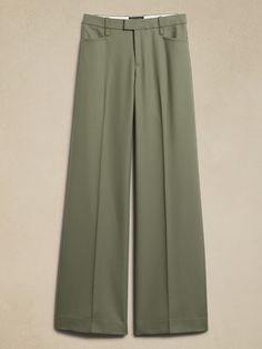 From boardroom to cocktail bar, this wide-leg trouser will have you feeling confident with an exquisitely tailored fit and a not-too-wide leg.  Crafted from a timeless all-season wool fabric from Italian mill Marzotto.  WIDE-LEG FIT: High waisted.  S Feeling Confident, Green Pants, Cocktail Bar, Wool Pants, Wool Fabric, Thyme, Extra Long, New Product, Banana Republic