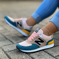 Sneakers Fashion Women's Nike, Swag Shoes For Women, Walking Shoes Women Sneakers, Womens New Balance Shoes, Fit Family, Nike Shoes Women Fashion, Womens Tennis Shoes, Cute Sneakers