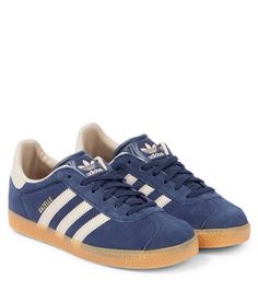 Shoes Spezial Adidas, Stunning Shoes, Fashionista Clothes, Stockholm Fashion