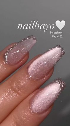 Cat Eye Nails With Gems, Sparkly Nail Designs Glitter, Nailbayo Nail, Magnet Nails Design, Pink New Years Nails, Sparkle Nail Ideas, Magnetic Nails Design, Magnetic Gel Nails, Magnetic Nail Polish Designs