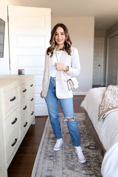 Blazer White Sneakers Outfit, Casual Friday Work Outfits With Sneakers, Cream Pumps Outfit, Pants And Sneakers Outfit, Blazer And Sneakers, Blazer Jeans Outfit Women Sneakers, White Winter Business Casual Blazer, Blazer With Sneakers Women