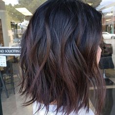 Brunette Textured Long Bob, Short Balayage Dark Hair, Choppy Shoulder Length Bob Hairstyles, Short Black Hair Dye Ideas, Textures Bob Haircut, Dark Brown Long Bob With Highlights, Chocolate Brown Hair With Black Roots, Dark Chocolate Balayage Short Hair, Dark Hair Balayage Bob