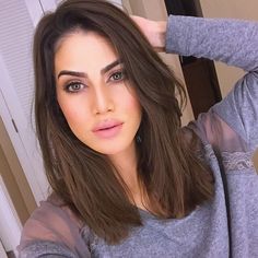 Camila Coelho Makeup Shoulder Bob, Slim Face, Fashion Hairstyles, Long Brown Hair, Trending Hairstyles, Bob Haircuts, Medium Hair Cuts, Shoulder Length Hair