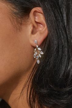 The intricate vine detail adds a touch of romance, while the sparkling stones catch the eye. Elevate any look with these charming earrings. Vine Chandelier, Expensive Earrings, Vine Earrings, Gold Chandelier Earrings, Earrings Metal, Ring Sale, Modern Love, Fine Jewellery Earrings, Chandelier Earrings