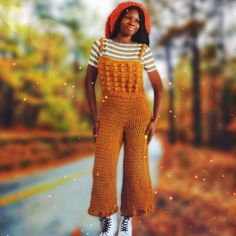 Crochet Overalls, Crochet Pants Pattern, Crochet Jumpsuits, Overall Pants, Trouser Pattern, Crochet Pants, Womens Crochet Patterns, Crochet Design Pattern, Cottagecore Fashion