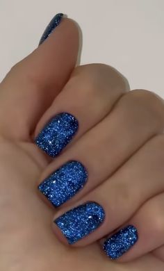 Oval Glitter Nails, Glittery Blue Nails, Sparkle Nail Polish, Blue And Silver Nails, New Year Nails, Cute Nail Colors