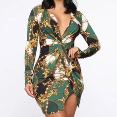 Nwt Deep V-Neck Front Twist Detail Stretch Shell: 96% Polyester 4% Spandex Lining: 100% Polyester Size Xl Green V-neck Bodycon Dress For Date Night, Chic Green V-neck Bodycon Dress, Floral Print V-neck Bodycon Dress For Night Out, V-neck Floral Print Bodycon Dress For Night Out, V-neck Floral Bodycon Dress For Night Out, Green Bodycon V-neck Midi Dress, Long Sleeve Sparkly Dress, Fashion Nova Black Dress, Red Ruched Dress