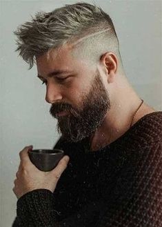 Viking Hair Styles For Short Hair, Short Hair Long Beard, Guys Haircut, Barba Hipster, Hard Part Haircut, Short Hair With Beard, Shamrock Tattoos, Holographic Hair, Dyed Hair Men