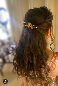 "12 Creative Nail Art Ideas to Complement Your Party Hairstyle" Layer Haircut, Reception Hairstyles, Hair Style On Saree, Hairstyles Design, Hair Style Vedio, Engagement Hairstyles, Traditional Hairstyle, Bridal Hair Buns, Open Hairstyles