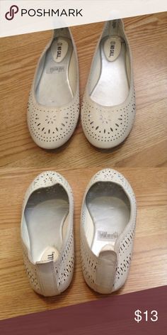 Comfy Flats, Cute Comfy, Dream Shoes, Fashion Ideas, Spring Summer, Fashion Design, How To Wear, Women Shopping