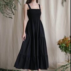 Loft Tiered Smocked Maxi Dress Nwt Size L Black Tiered Dress Outfit, Flowy Black Dress, Black Flowy Dress, Black Tiered Dress, Smock Dress Outfit, Smocked Maxi Dress, Black White Maxi Dress, Petite Maxi Dress, Leopard Print Maxi Dress