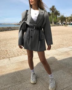 Street Wear Girl, Sofia Coelho, Skater Girl Outfits, Daily Outfit Inspiration, Wardrobe Tips, Outfits Chic, Nice Style, Neutral Fashion