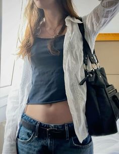 not mine! Young Woman Outfits, Simple Outfits Fall, Simple Outfit, Fall Fits