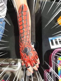 Arm Face Paint, Superhero Face Painting, Easy Halloween Face Painting, Fairy Face Paint, Face Painting Tips, Face Painting For Boys, Girl Face Painting, Hyper Realistic Tattoo, Spiderman Face