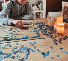 puzzle date night Couple Activities At Home Aesthetic, Free Date Ideas Aesthetic, Cute Date Ideas For Couples Aesthetic, Puzzle Date Night Aesthetic, Home Dates Aesthetic, Home Dates Night Ideas, Cute Date Night Aesthetic, Date Night Asthetics, Date Esthetics