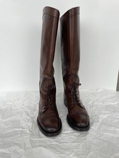 Hardly used Gucci Brown Calf Leather 'Boulanger' Equestrian Lace-Up Knee Polo Style Boots in its original dust bag Classic Brown Riding Boots, Style Boots, Polo Style, Boot Shoes Women, Vintage Gucci, High Boots, Knee High Boots, Calf Leather, Equestrian